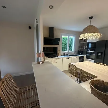 Maison De Plain-pied Semesterbostad Le Cendre